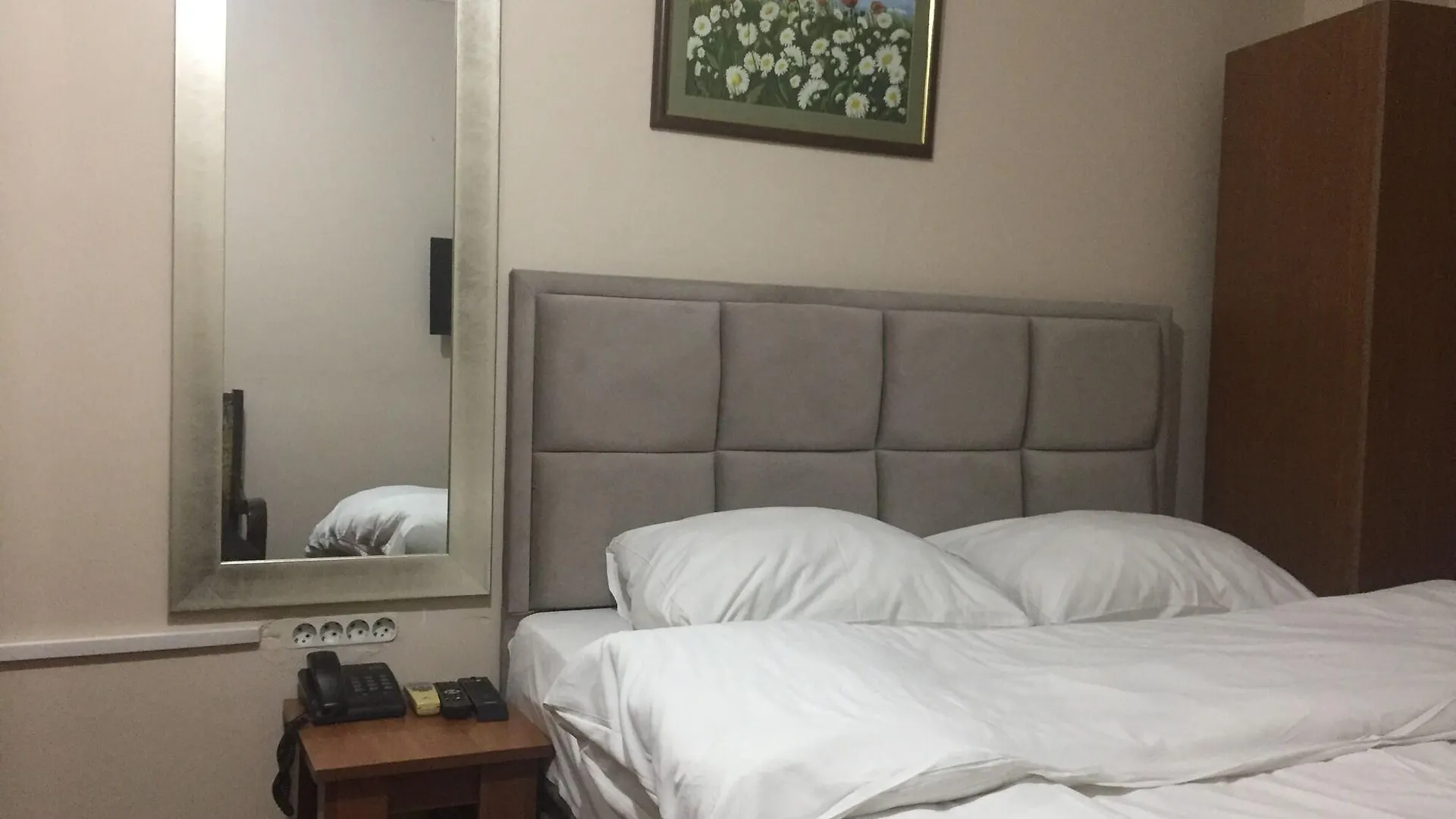 Istanbul Paris Hotel & Hostel