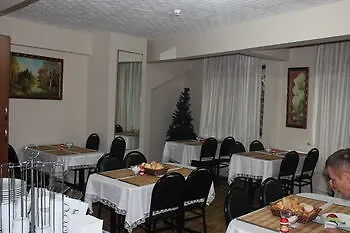 Istanbul Paris Hotel & Hostel 2*,