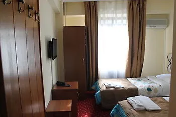 Istanbul Paris Hotel & Hostel 2*,